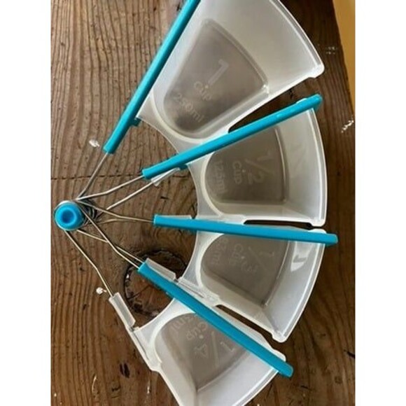 ✨ Dreamfarm Levups - Self-Leveling Measuring Cups, Set of 4 (Dreamfarm Blue) ✨ - Picture 5 of 7